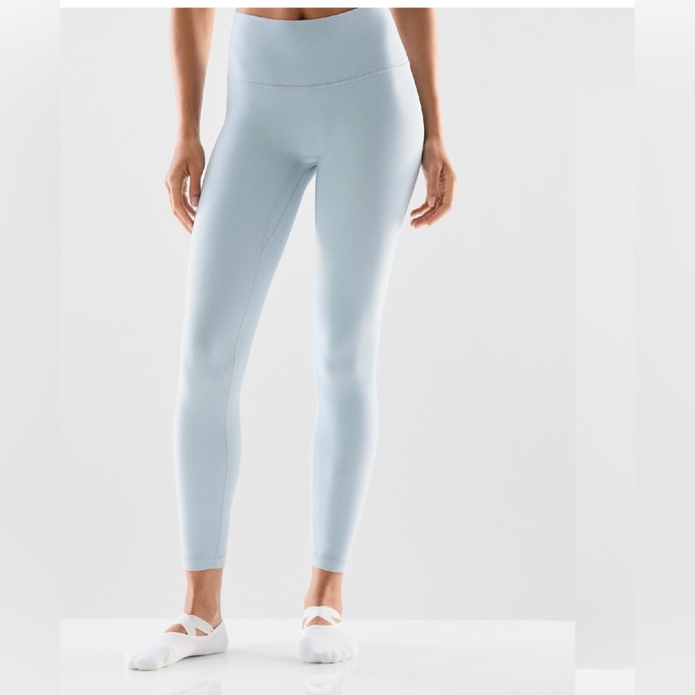 ARITIZIA TNA Butter Leggings in light blue